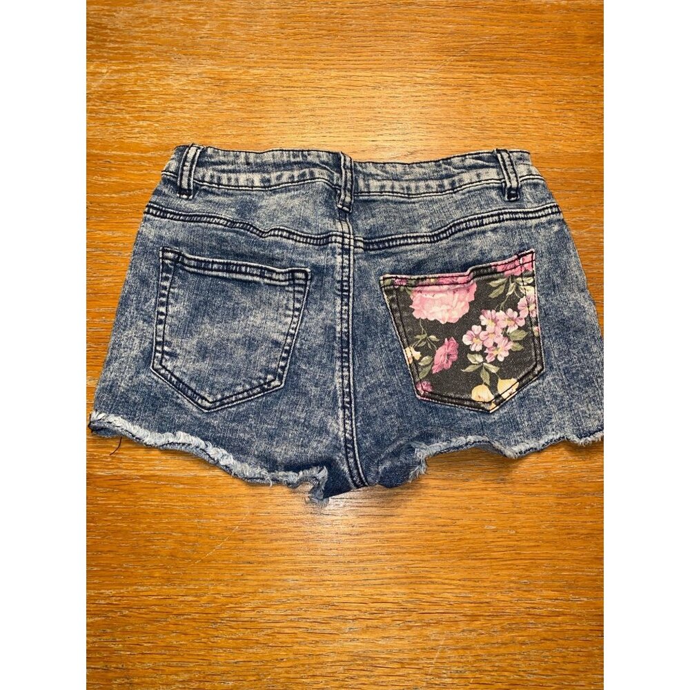 Vintage-Style Dollhouse Denim Floral Patchwork Frayed Hem High-Waist - Picture 5 of 5